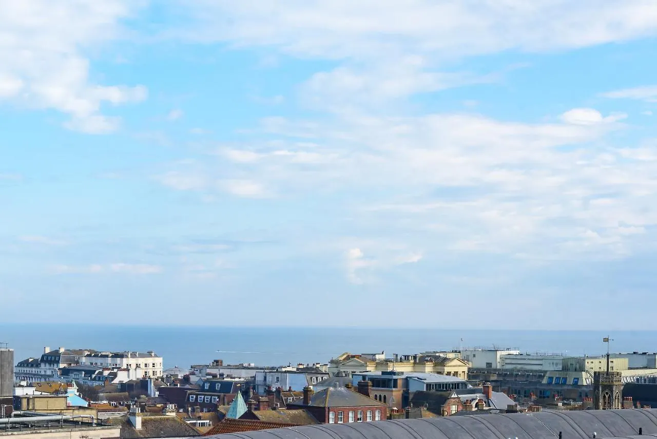 Daire Cosy Retreat With Views Of Brighton City And Sea